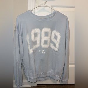 1989 crew neck